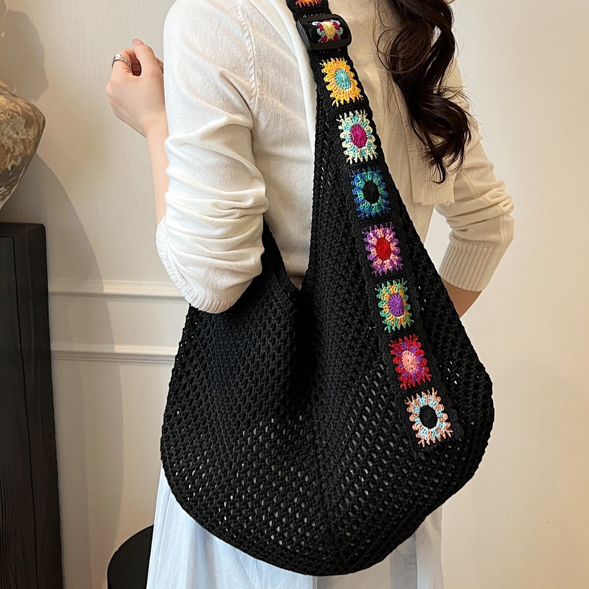 New Women's Small Fresh Knitted Hollow Shoulder New Ethnic Style Designer Crochet Cap Large Capacity Beach Bag Grass Woven Bag Versatile Simple S