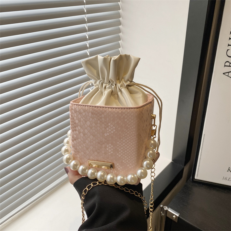 Trendy And Fashionable Shoulder New Free Delivery Designer Luxury Bag Bag Crossbody Bucket Women's Simple Chain Fashion Bag Spring New Style