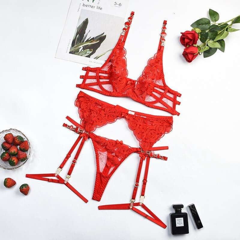 Patent Leather Sexy Lingerie New Style Embroidered Bra Sexy Gathering Lingerie Set KQ