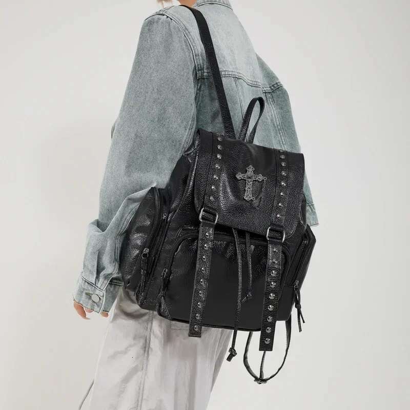 Rivet Y2k Backpack Women Gothic Punk PU Leather Shoulder Ladies Vintage Haruku Backpacks College Large Capacity School Bag