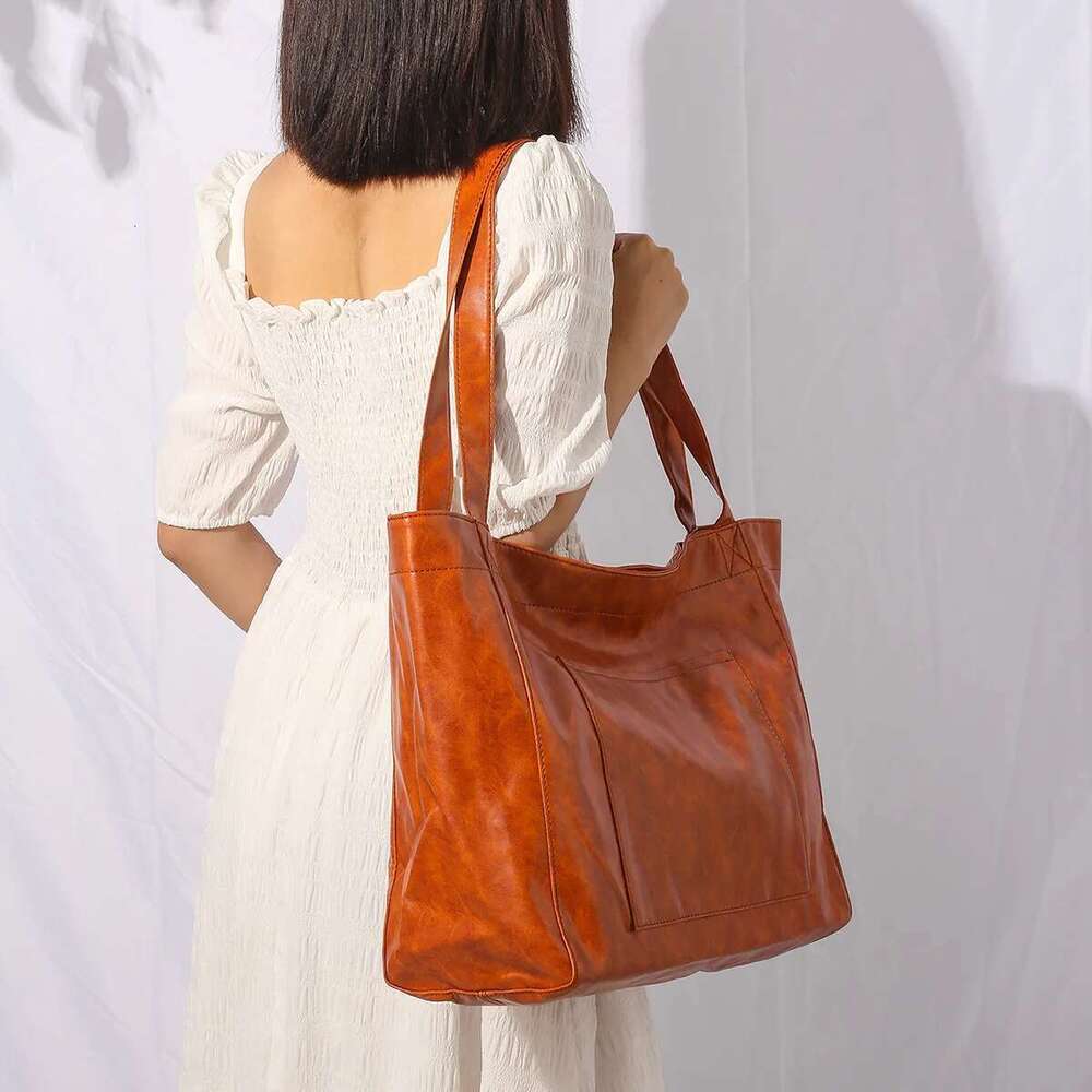 2025 Women's Large Capacity With Side Pockets Soft Handbag Shoulder Retro Waxed Leather Tote Bag For Women
