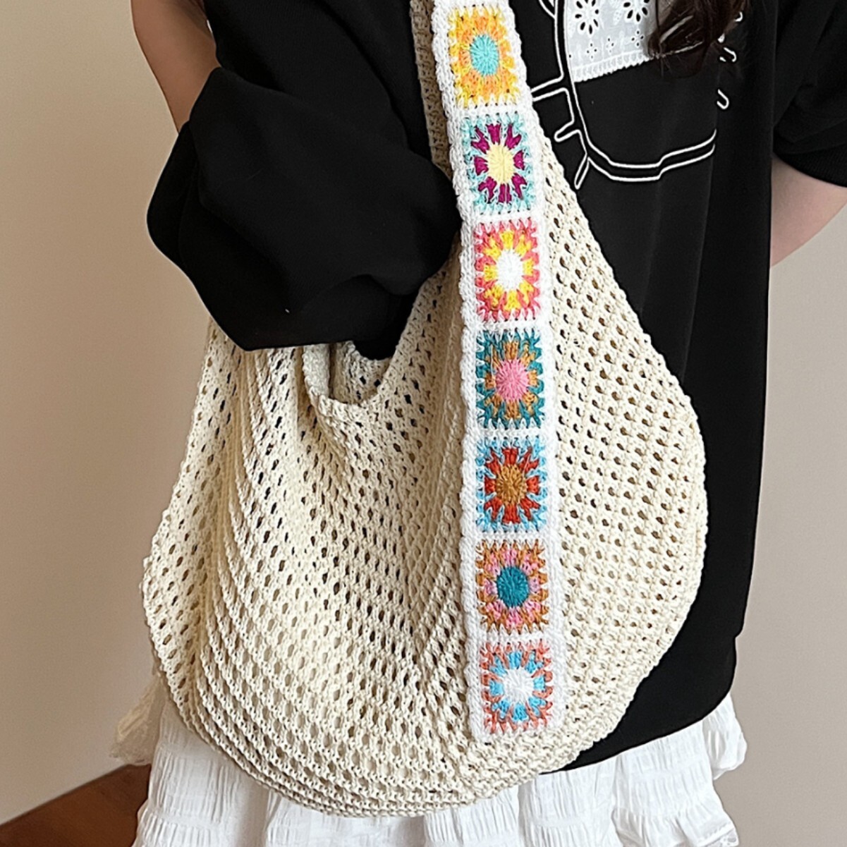 New Women's Small Fresh Knitted Hollow Shoulder New Ethnic Style Designer Crochet Cap Large Capacity Beach Bag Grass Woven Bag Versatile Simple S