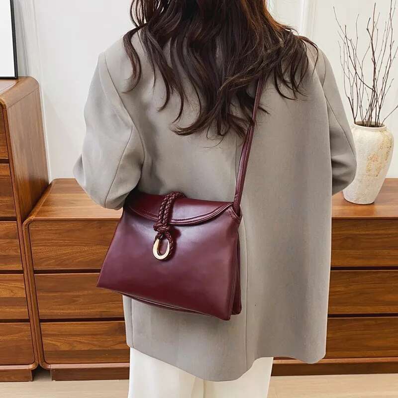 Stylish Casual Commuter Tote Bag Elegant Solid Color Handbag - Minimalist Paris Fashion Designer Inspired Messenger Purse