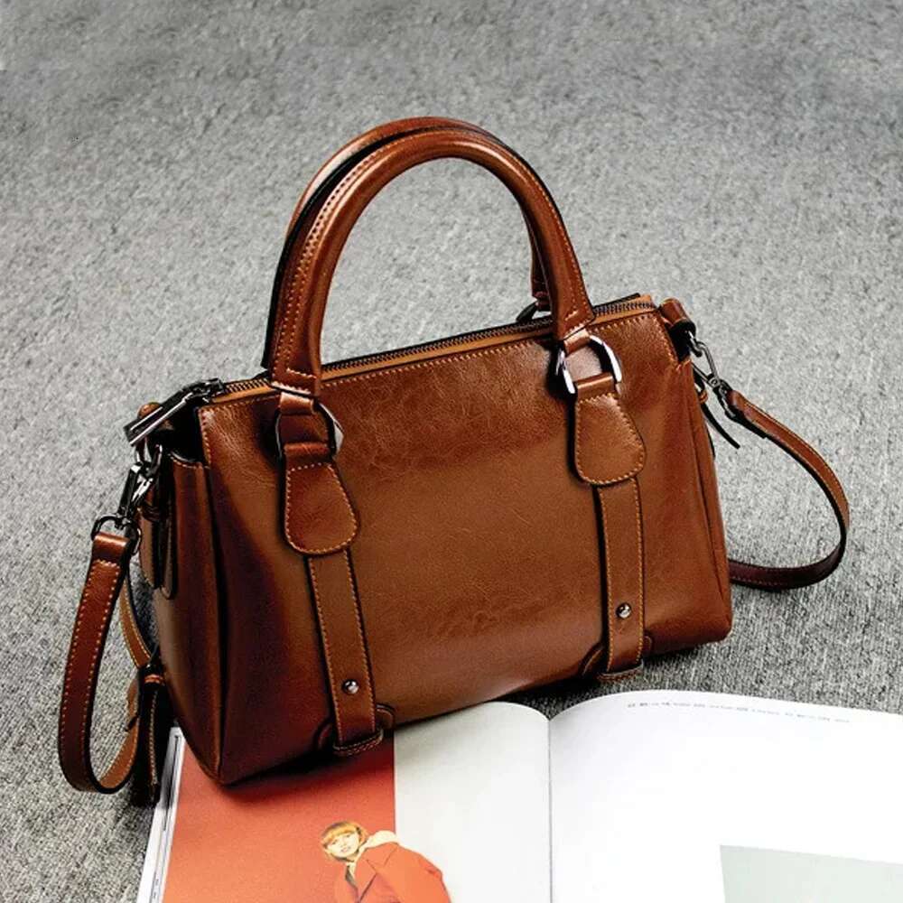 Genuine Leather Women Shoulder Cross Body Handbag Top Handle Casual Designer Female Oil Wax Cowhide Messenger Tote Bag