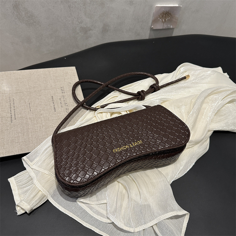 High End White New Free Delivery Designer Bag Small For Women Luxury Bag In Spring And Summer 2025 Niche Crossbody Bag Fashionable Single Shoulder Arm