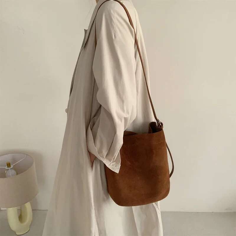 Retro Style Commuting Leather 2024 New Frosted Cowhide Bucket Bag, Women's High-End Single Shoulder Crossbody Bag