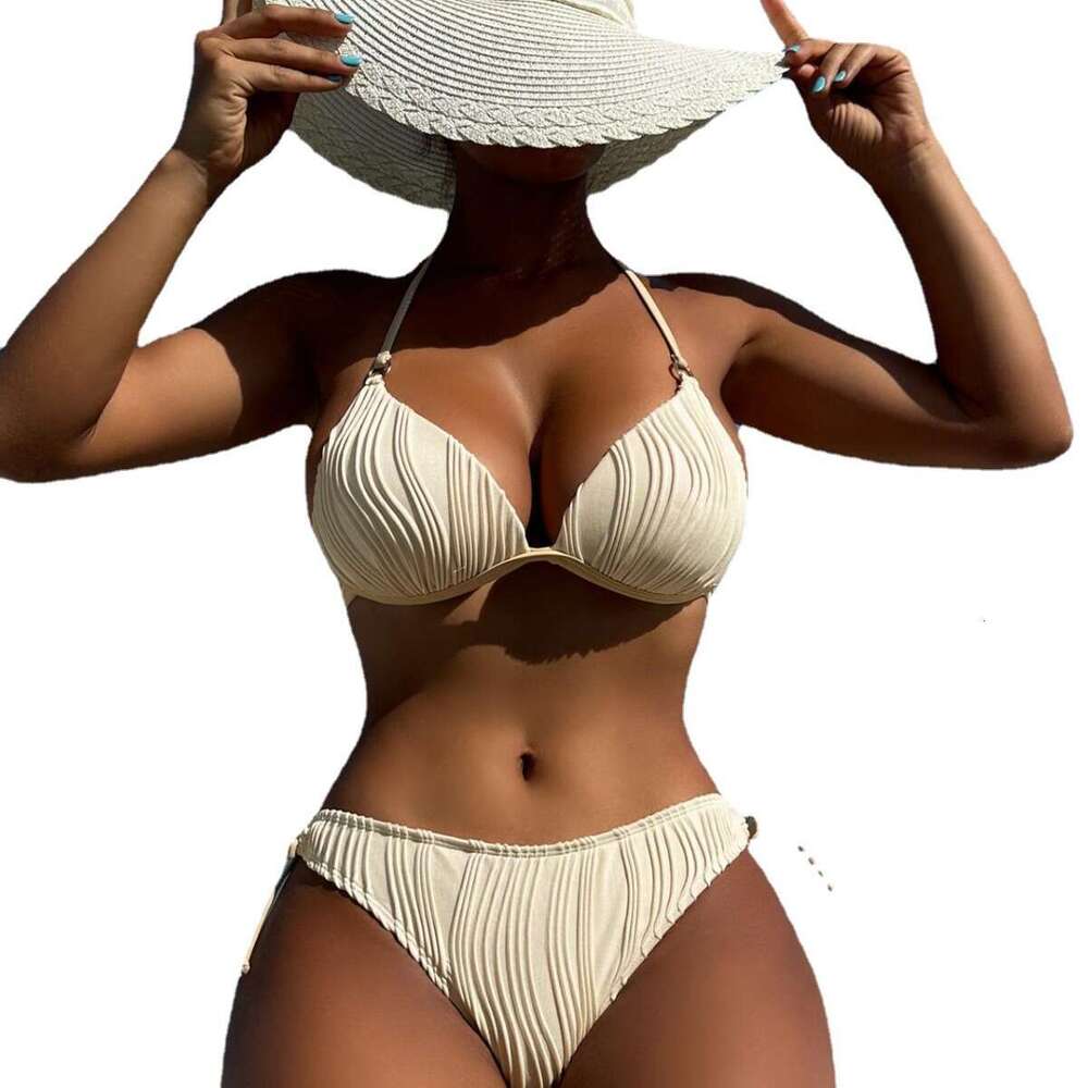European American swimwear sleeveless sexy swimsuit women's split with chest cushion bikini 2025 new style chic and elegant clothing
