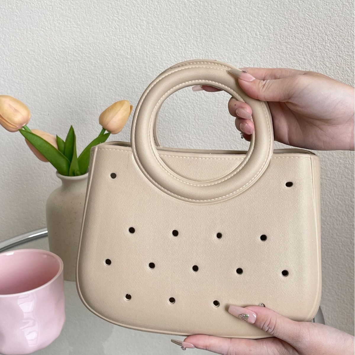 EVA Solid Color Hole Waterproof Storage Vegetable Basket Beach Bag Fashionable Hollow Travel Handbag