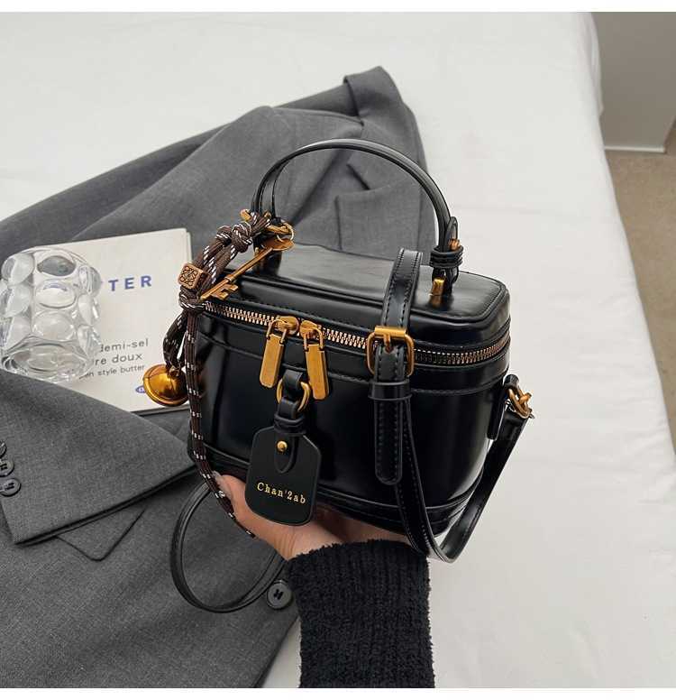 Autumn Winter Handheld Small Square Bag Box Bag Fashion Single Shoulder Cross Shoulder Small Commuter Womens Bag Korean Versatile