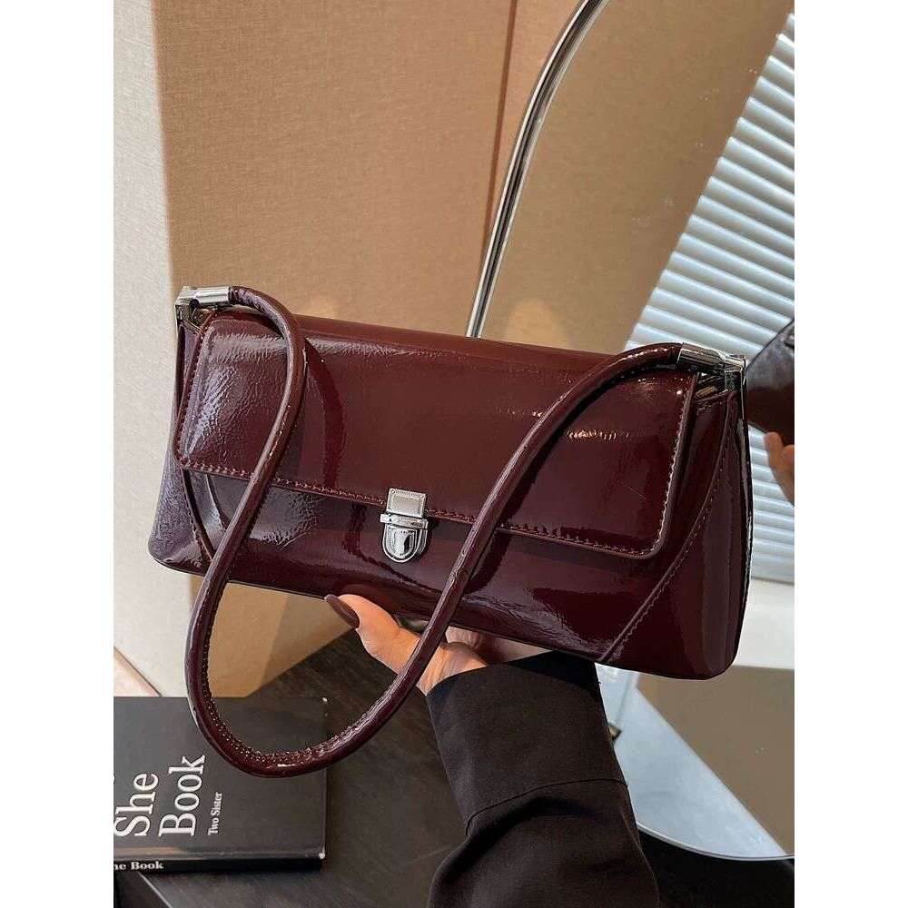 Fashionable luxury underarm baguette for women 2025 new French niche commuting bag, spring versatile single shoulder small bag