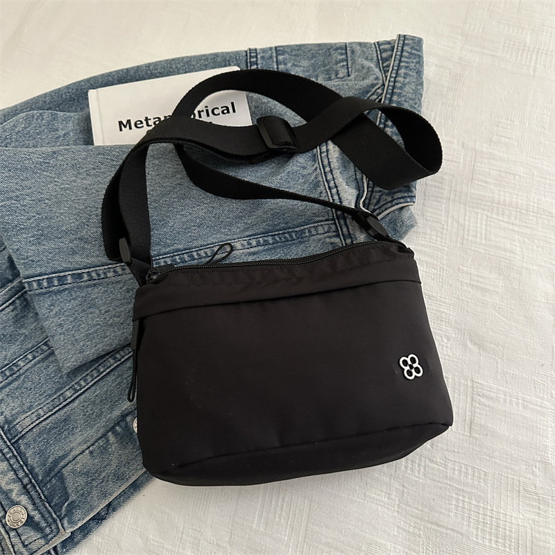 Free Delivery Designer Bag 2025 Simple Large Capacity Korean Single Cross Shoulder Women's Fashion Bag Winter Versatile Leisure Luxury Bag