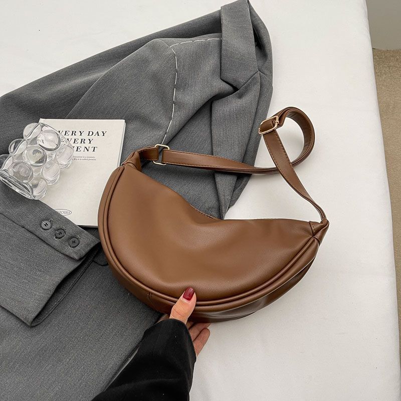 New Chinese style women's 2025 new summer style multifunctional crossbody bag designed by fashionable and highly popular hand-held bucket bag des