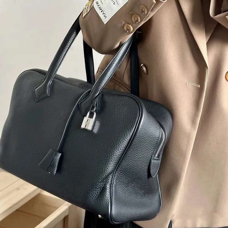 VOAETEC New High-End First-Layer Cowhide Large-Capacity Boston Commuter Portable Shoulder Underarm Travel Bag Casual