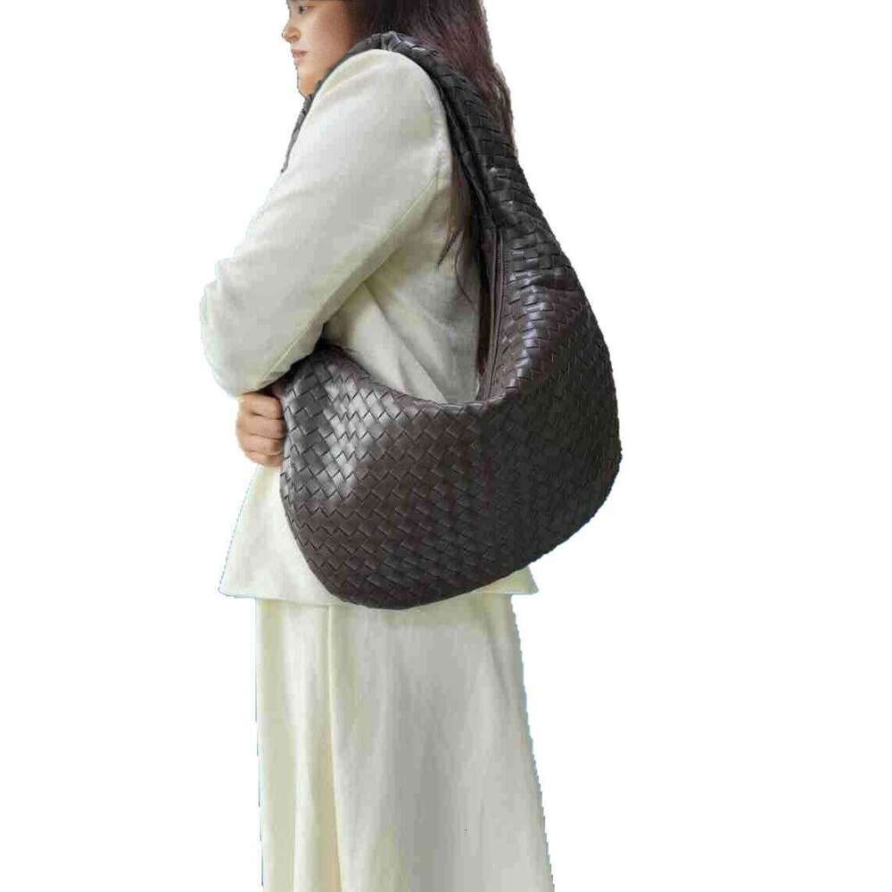 Large Capacity Crossbody Dumpling Hot Selling Woven Fashionable Hand-Held Cloud Knot Single Shoulder Armpit Bag