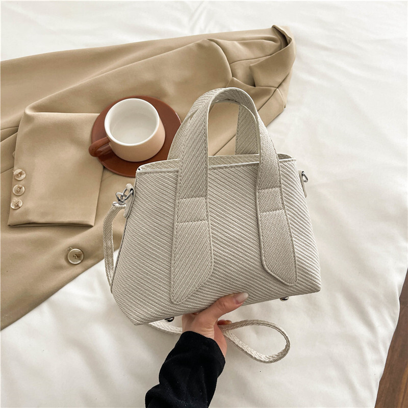 Ladies' New Free Delivery Designer Bag Handbag 2025 Spring New Luxury Bag Trend Large Capacity Women's Fashionable Striped Patchwork Tote Ba