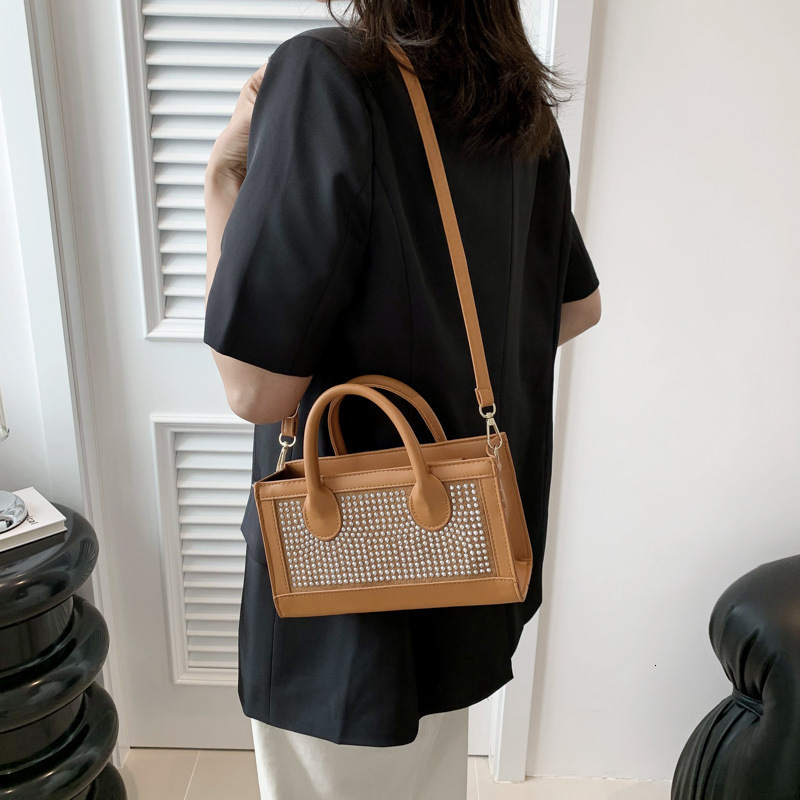 High quality Korean style women's spliced hot stamping simple handbag, fashionable single shoulder slanted small square bag, brand new free deliv