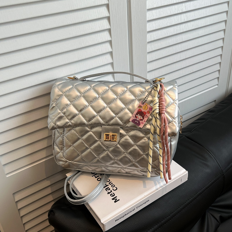 Versatile Fashionable Niche New Free Delivery Designer Bag Large Capacity Tote For Women In Summer 2025 New Chain Diamond Grid Shoulder Luxury Bag Bag