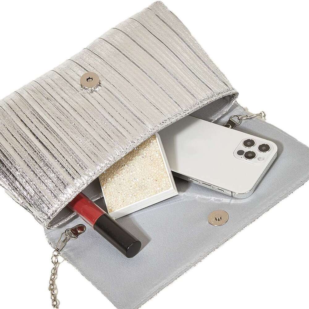 Design pleated fashionable metallic shiny hand-held simple and versatile evening bag, women's bag hot selling item, 2025 new casual fashion trend