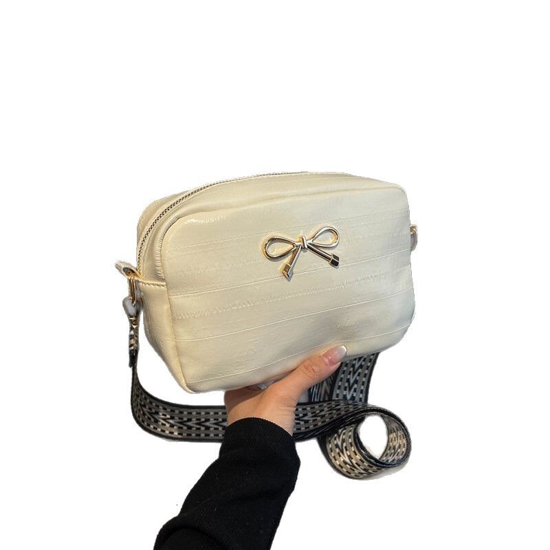 Small Niche Design Simple Armpit Handbag 2025 New Korean Version New Free Delivery Designer Bag Trendy And Fashionable Shoulder Bag Beautiful Small Lu