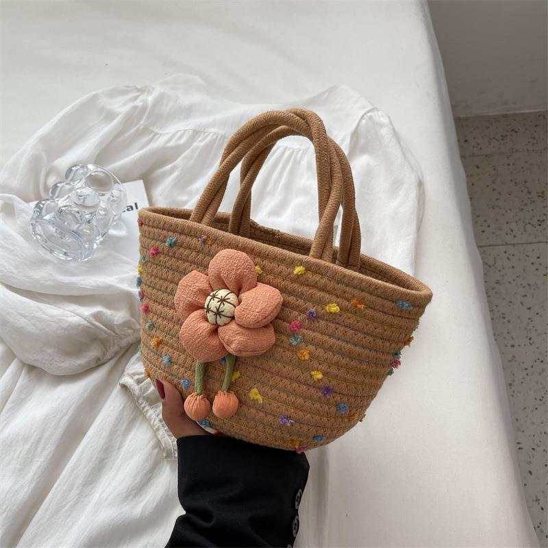 New Physics New 2025 Summer Handheld Women's Designer Fashion Retro Versatile Multi functional Niche Design Casual Woven Bag Underarm Bag