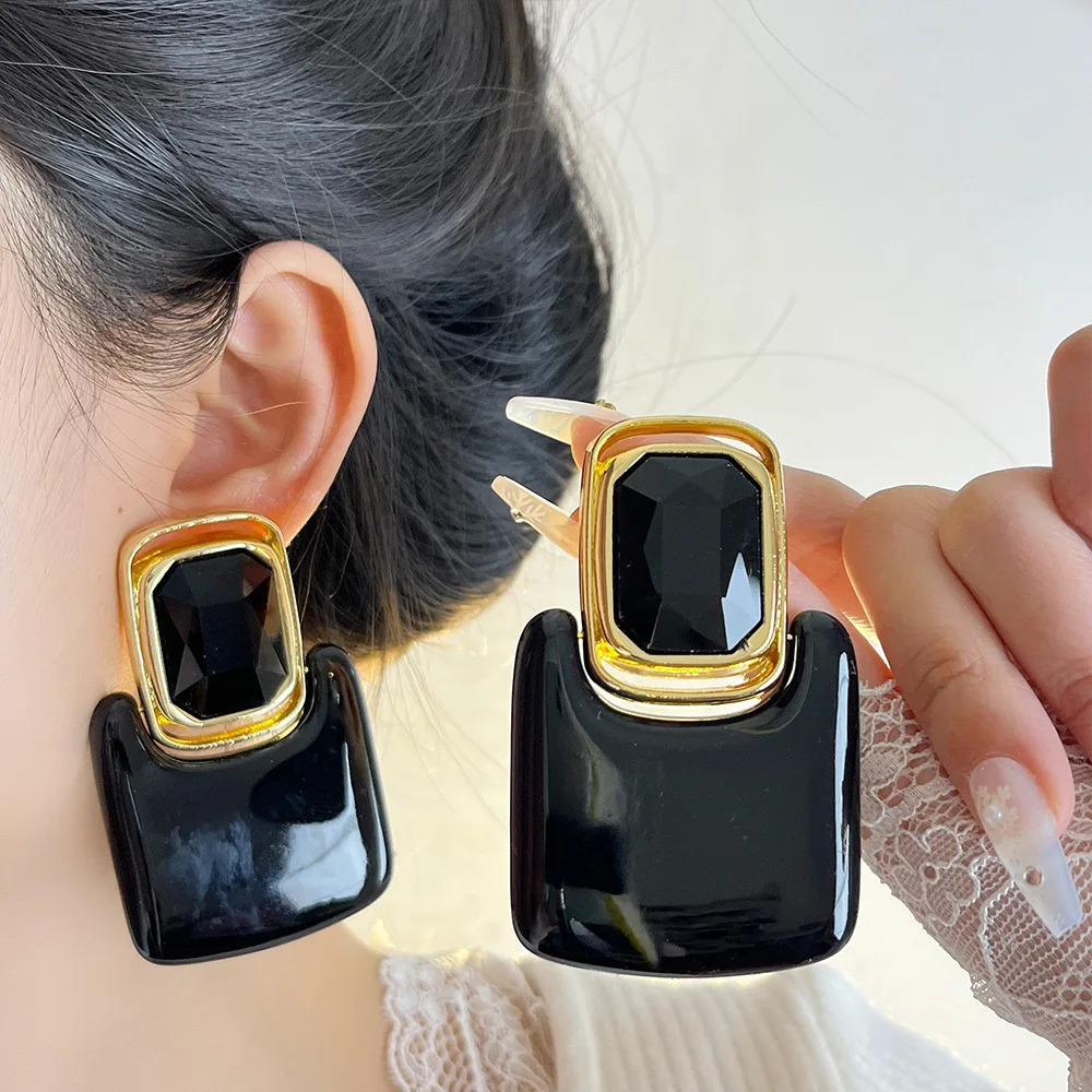 Vintage Glossy Square Acrylic Metal Crystal Earrings Stud for Women Europe And America PersonalityTravel Party Jewelry 250515