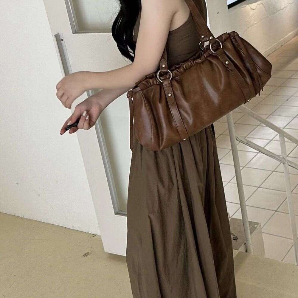 2025 New Women's Fashion Versatile Premium Commuter Underarm Dumpling Bun Large Capacity Folded Single Shoulder Stick Bun
