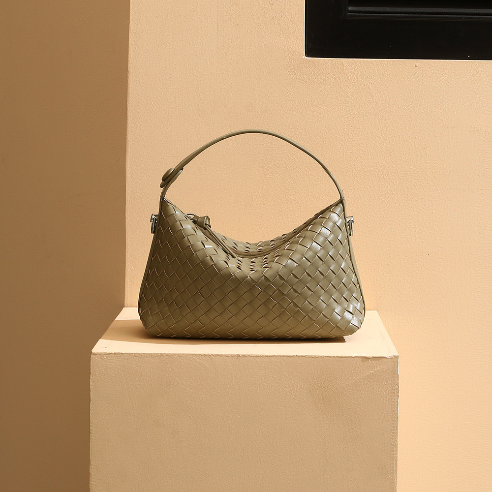 New minimalist women's commuting single shoulder large capacity hand-held woven bag solid color designer dumpling bag diamond grid woven bag vers