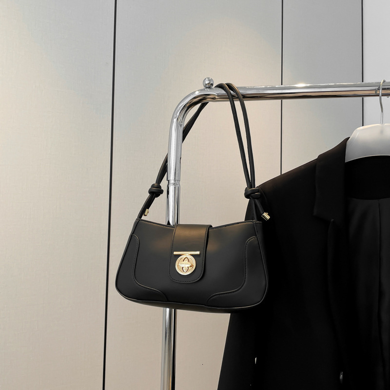 Free Delivery Designer Bag Ladies' High End Shoulder 2025 Winter New Versatile Ins Popular Niche Design Women's Temperament This Year Luxury