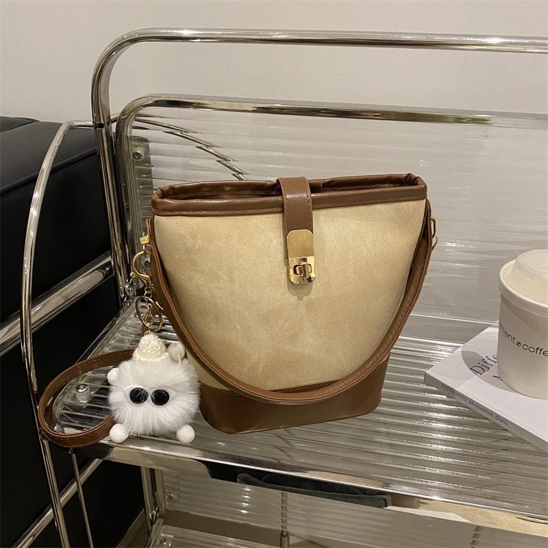 Free Delivery Designer Bag Fashion Hand 2025 Winter New Bucket Shoulder Simple Fashion Crossbody For Women Luxury Bag