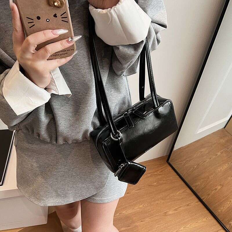Small high-end Western style Underarm 2025 New Women's Simple and Versatile Single Shoulder Fashion Commuter Pillow Bag