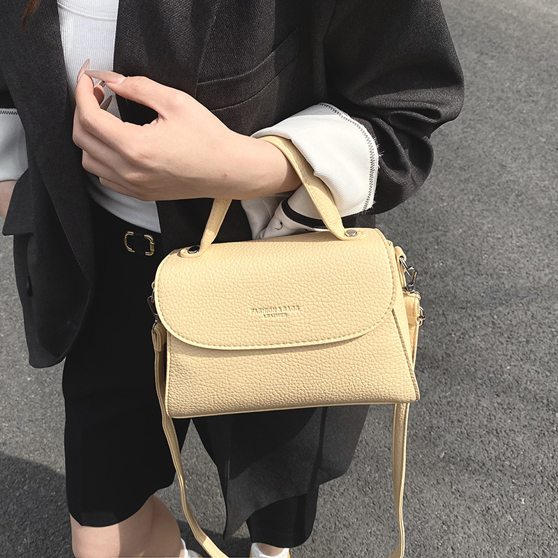 2025 Summer New Commuting Fashion Trendy Handheld Small Square for Women, Simple and Western Style Lychee Pattern Single Shoulder Crossbody Bag