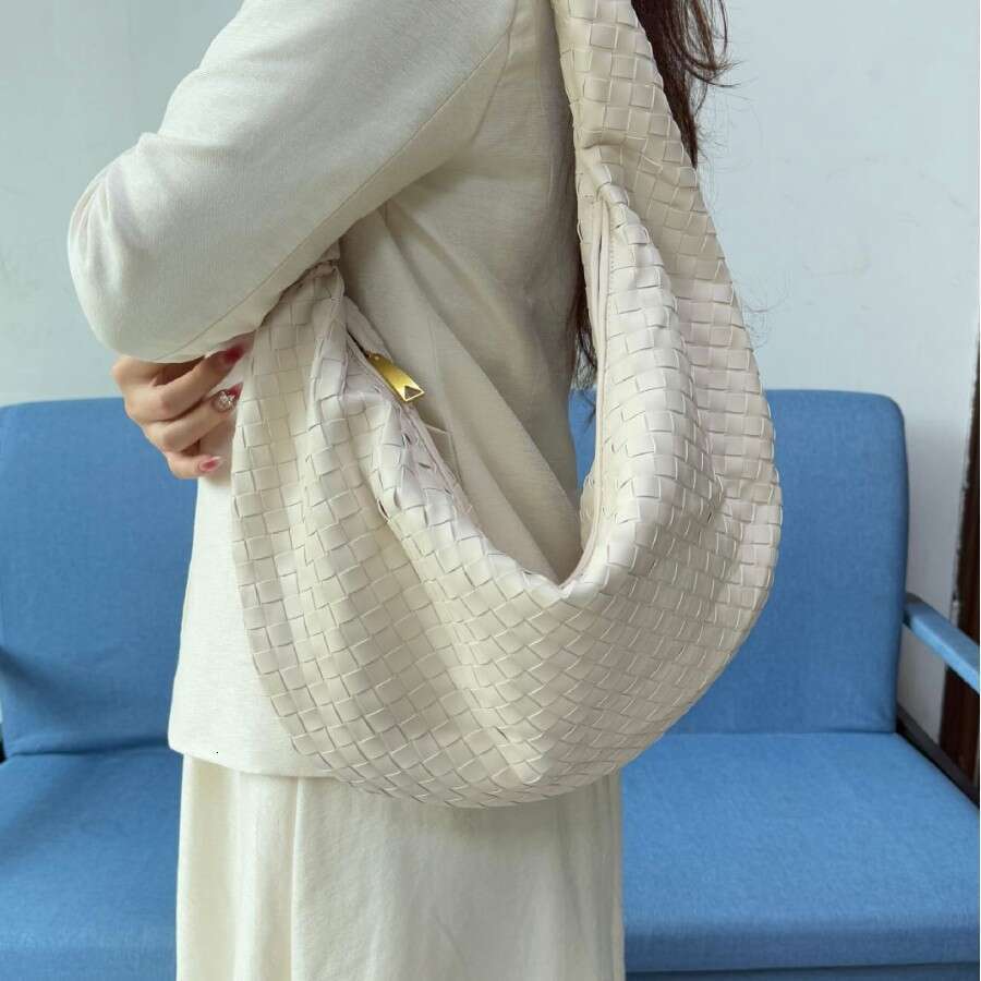 Large Capacity Crossbody Dumpling Hot Selling Woven Fashionable Hand-Held Cloud Knot Single Shoulder Armpit Bag