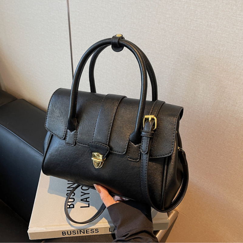 Top Quality New Free Delivery Designer Bag For Spring And Summer 2025 Large Capacity Casual Crossbody Bag Casual Handheld Commuting Handbag