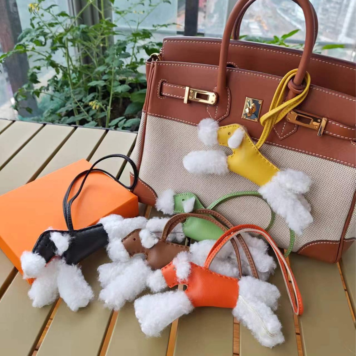 Designer key ring chain Lanyards accessories luxurious high-quality foxhound wool puppy bag pendants fur one-piece car hanging keychain 111
