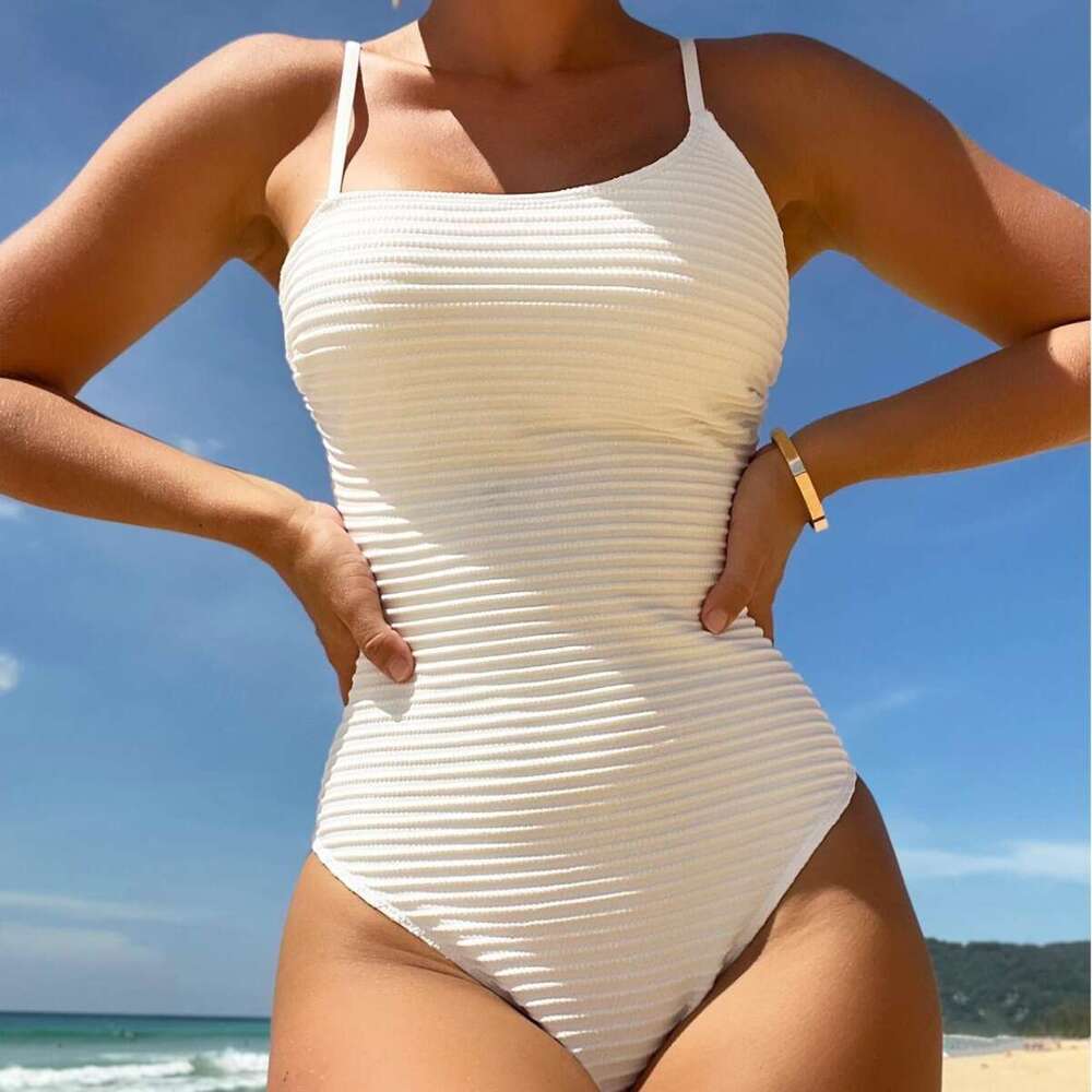 New European and American with chest cushion, sexy one-piece swimsuit, fashionable women's swimsuit wholesale factory, 2025 new casual versatile 