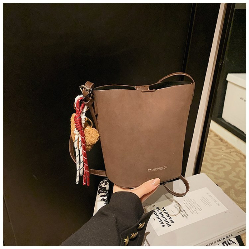 High Quality Brand High-quality New Model Free Delivery Designer Bag PU2025 Spring Stitching Niche Shoulder Bag