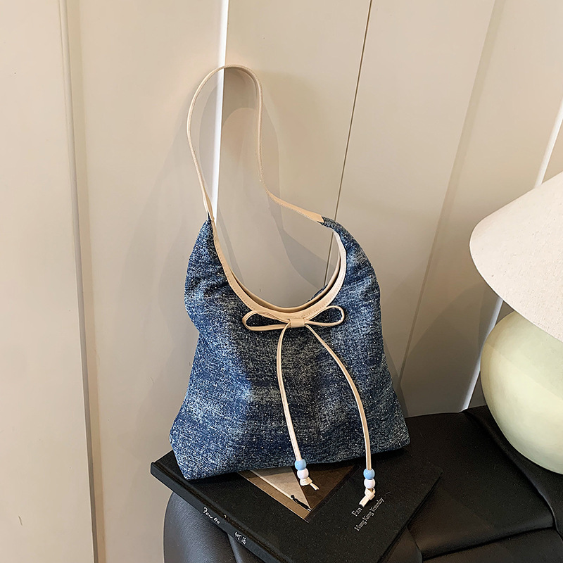 Trendy New Luxury Bag Fashion New Free Delivery Designer Bag Casual Armpit Tote Versatile Commuting Lightweight Shoulder Bag Temperament Highend Blue