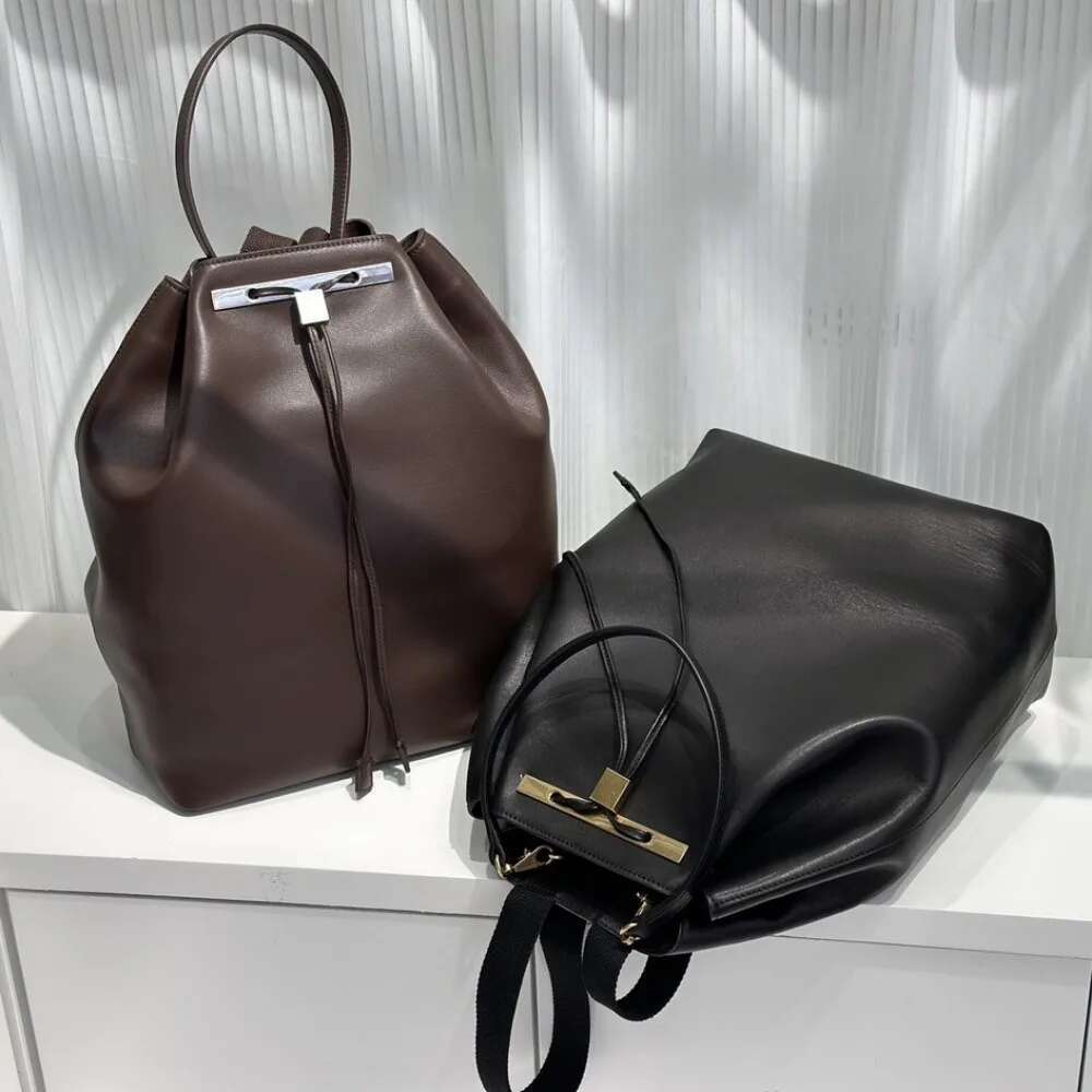 High Quality Designer Bags Leather Casual Backpack Commuter Versatile Portable Large Capacity Bucket Travel Bag Womens Luxury Bag