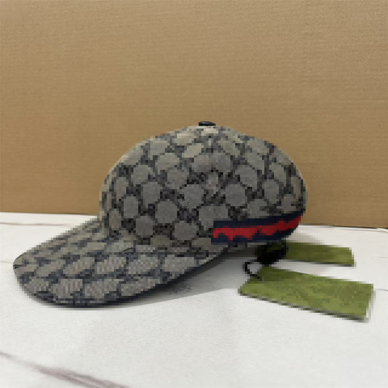 Classic hat Designer Baseball cap High quality adjustable baseball cap Fashion alphabet hats for men and women
