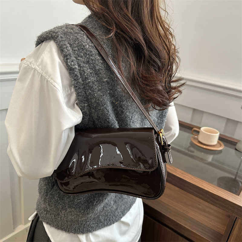 Women Shoulder Bag Fashionable PU Leather Crossbody Bag Casual Trendy Versatile High-quality Commuting Bag