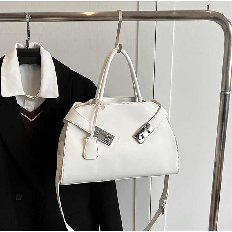 Brand Design Wens Leather Shoder Bag Fi Solid Pu Shell Bag Metal Buckle Design Niche Handbag Ladies Crossbody Bag 2025 Z250516