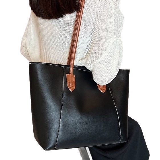 New designer bag with large capacity 2025 new Korean version designer shoulder bag, high-quality student class commuting computer bag, mother bag