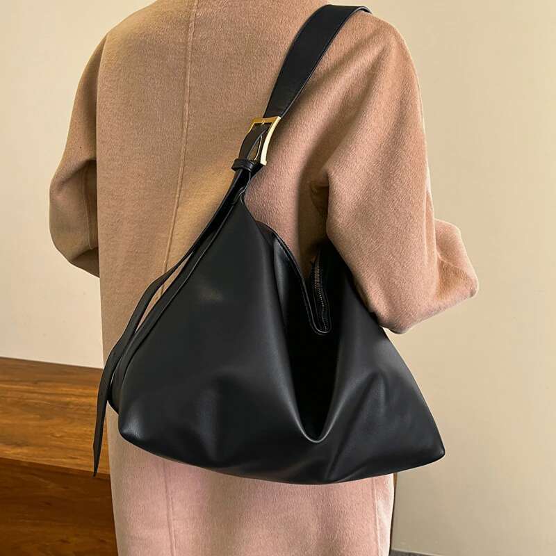 Large Capacity Shoulder PU Leather Messenger Commuting Casual Use Underarm Trendy Bag Totes Handbag