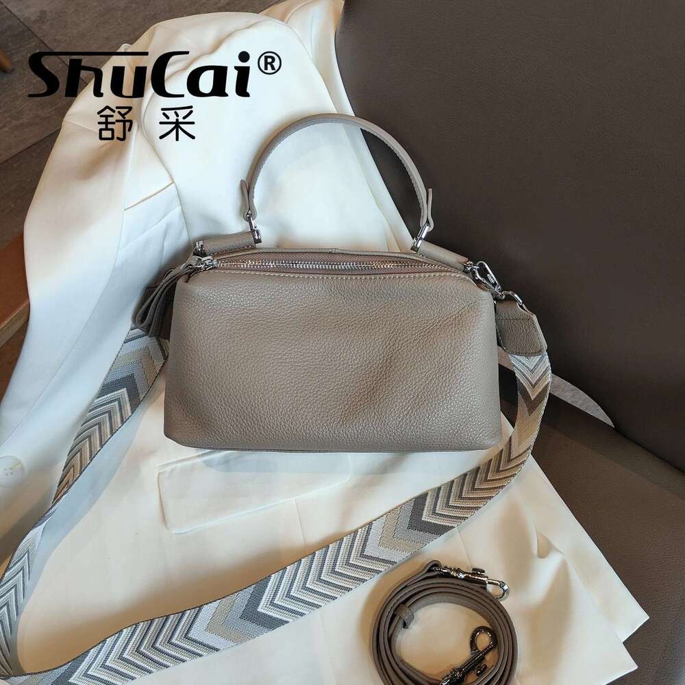 Genuine new ladies handbag commuter soft leather head layer cowhide single shoulder crossbody bag