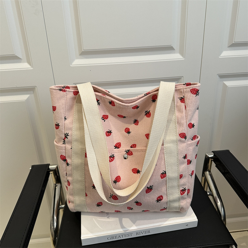 Strawberry Luxury Bag Printed Women's 2025 New Handheld New Free Delivery Designer Bag Tote Large Capacity Simple Fashion Casual Personalized Sho