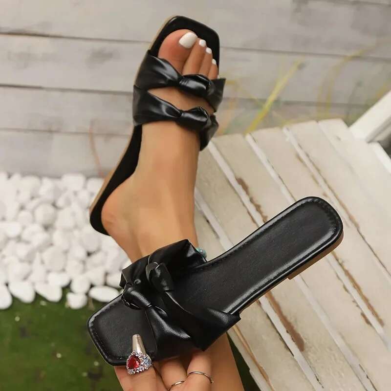 Summer 2025 New Flat Slippers Outdoor Beach Trend Sandals Brand Designer Shoes Woman Big Size Slides Women