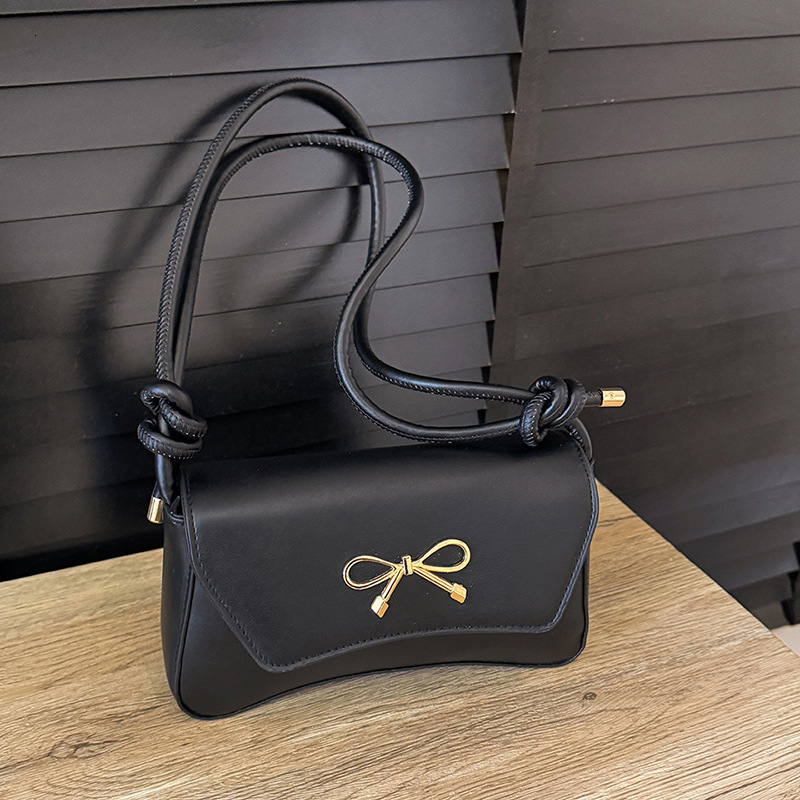 Free Delivery Designer Bag Ladies' Popular Single Shoulder Crossbody This Year 2025 Winter New Item Versatile Ins High Beauty Solid Color Small S