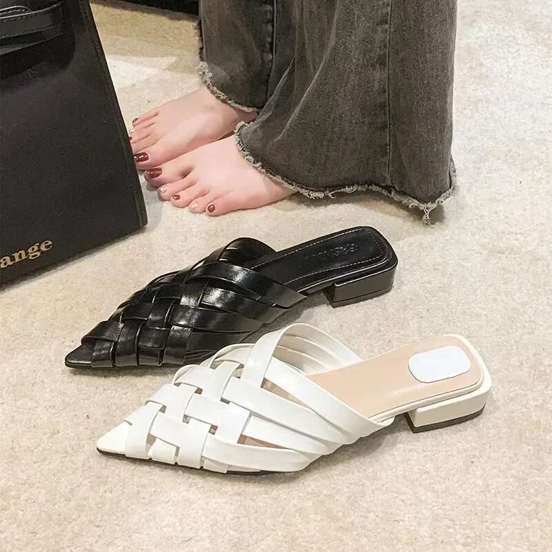 New Summer Gold Sier Low Slippers Pointed Toe Thick Heeled Gladiator Sandals Woman Brand Designer Heels Women