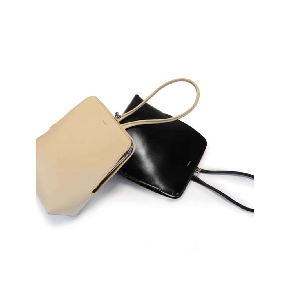 Trendy brand internet celebrity blogger with the same niche design versatile texture contrasting color goji berry clip hand held armpit bag