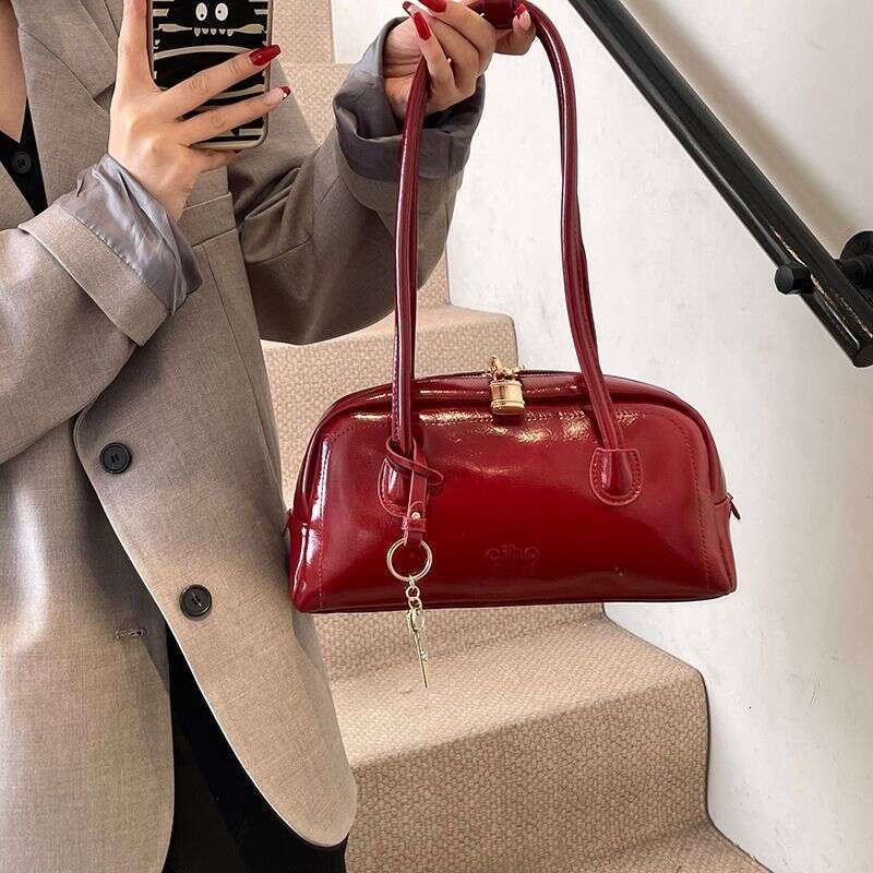 Internet celebrity fashion high-end niche underarm 2025 new casual large capacity versatile single shoulder pillow bag